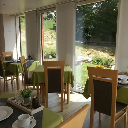 מלון Wohlfuehlgaestehaus Eva-maria Schaetzle סכונאץ'